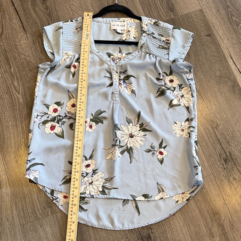 💜Olive & Oak Light Blue Floral Chic Fashionable Casual office attire Blouse - Picture 5 of 5